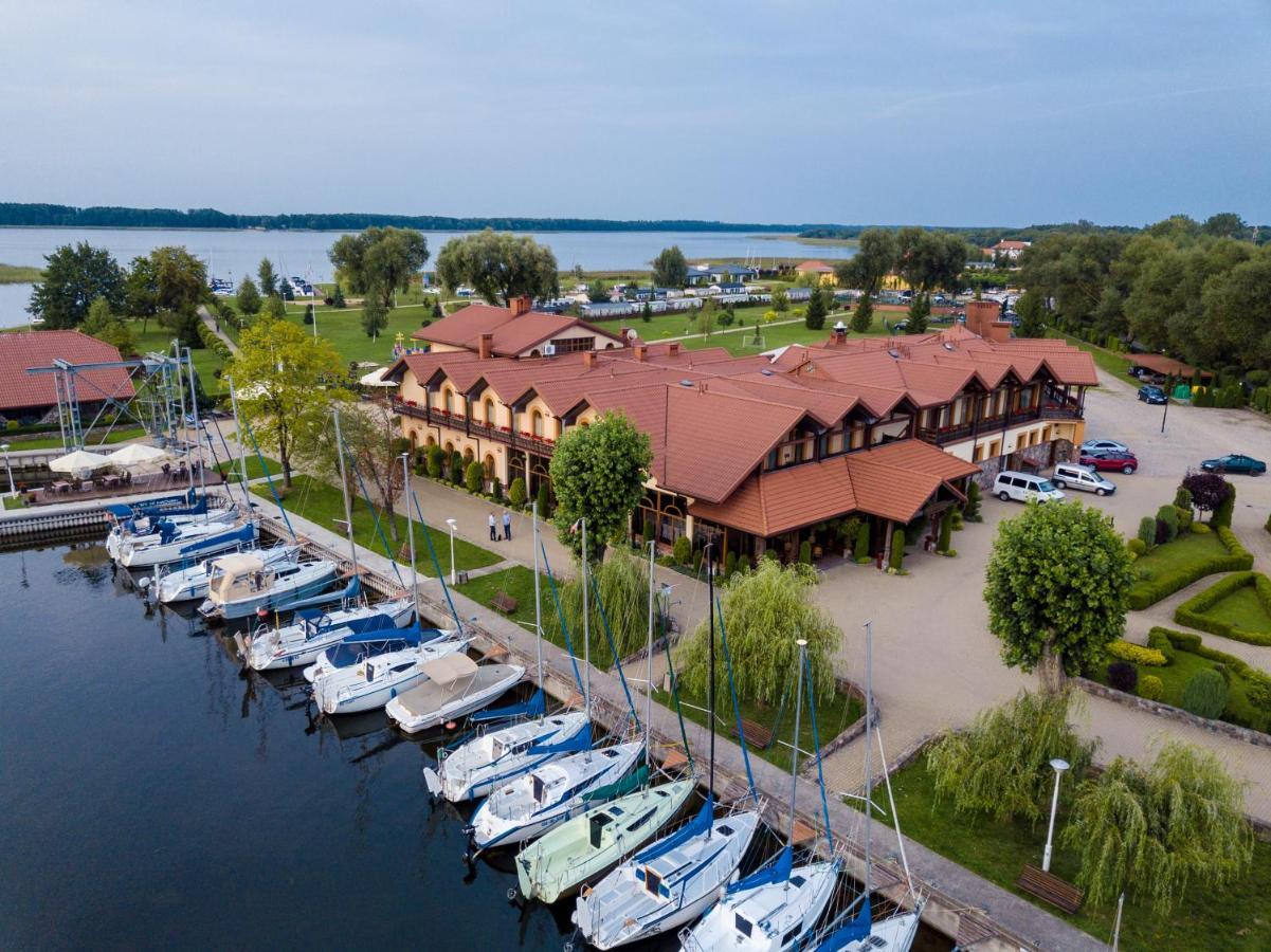 Hotel Ros Pisz Bagian luar foto