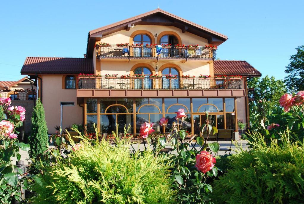Hotel Ros Pisz Bagian luar foto