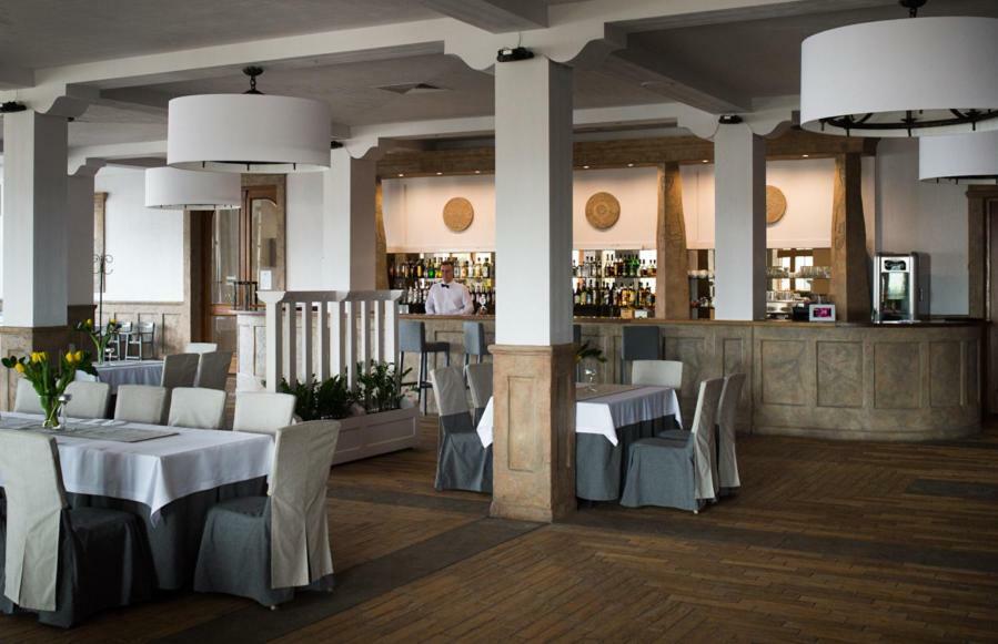 Hotel Ros Pisz Bagian luar foto
